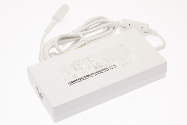 Acer Netzteil / Ladegerät weiß 19,5V / 6,92A / 135W Aspire Nitro 5 AN515-42 Serie (Original)